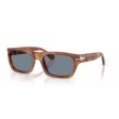 Occhiali da sole Persol PO3398S 96/56 per uomo, montatura marrone, lenti azzurre, misura 58