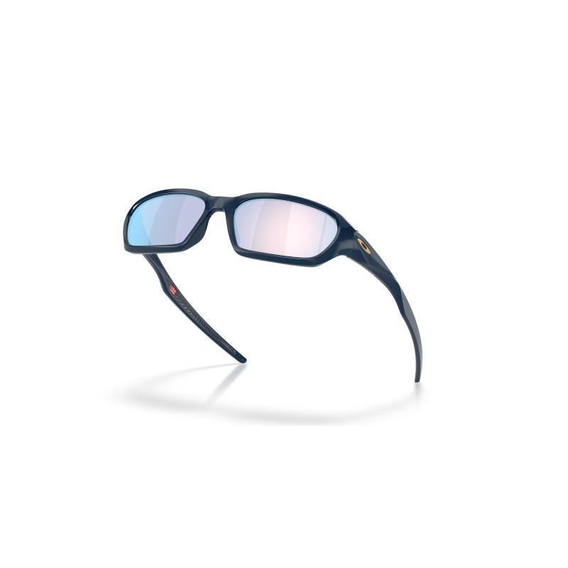 Occhiali da Sole Oakley Terraforma OO9530 | Design Rettangolare