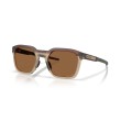 Oakley HSTN SQ 2.0 | Occhiali dal Design Squadrato e Moderno